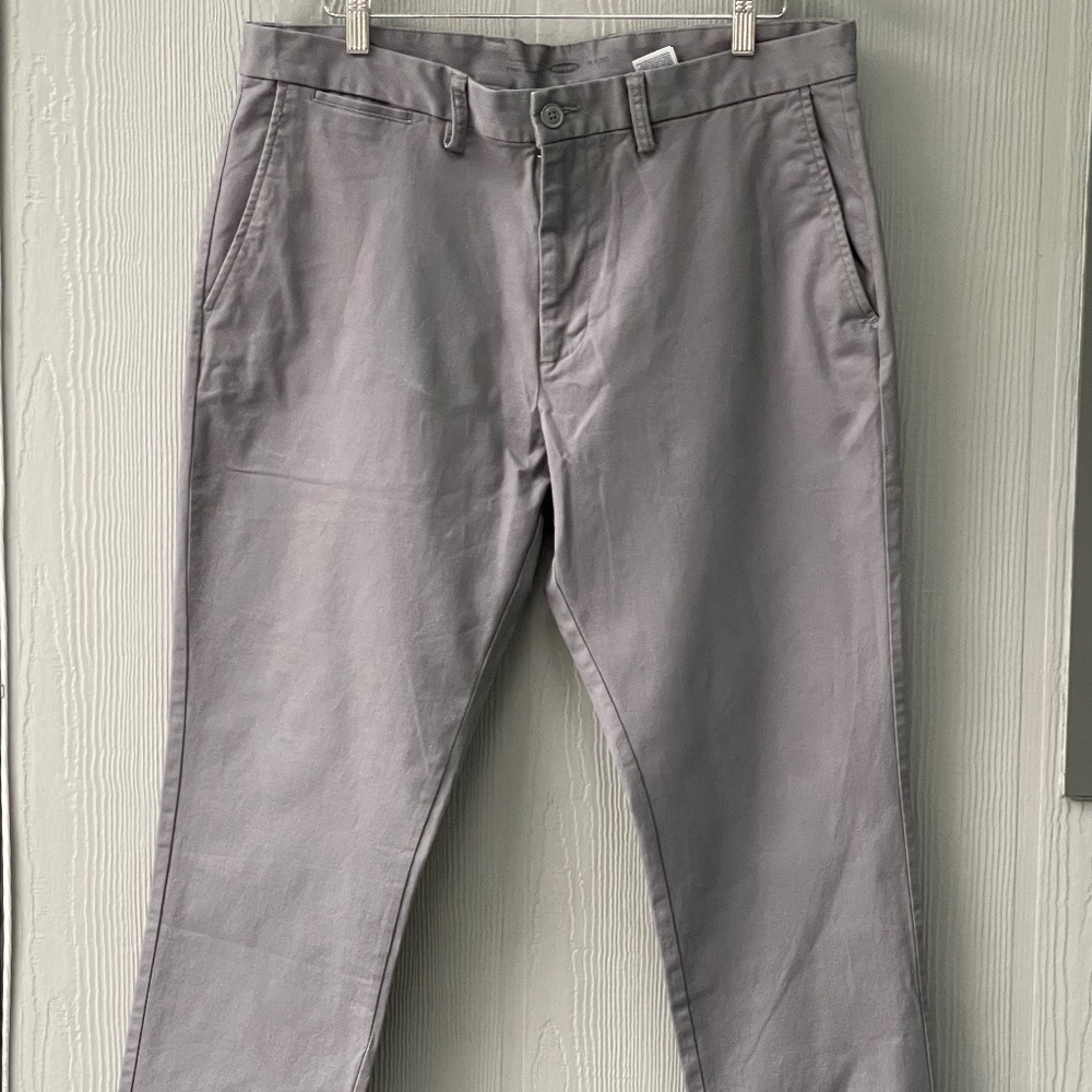 Old Navy Men's Ultimate Slim Dress Pants Size 36x30 Gray